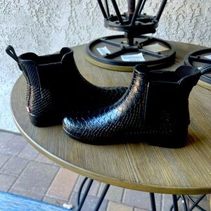 HUNTER Original Refined Embossed Waterproof Chelsea Rain Boot Size 6